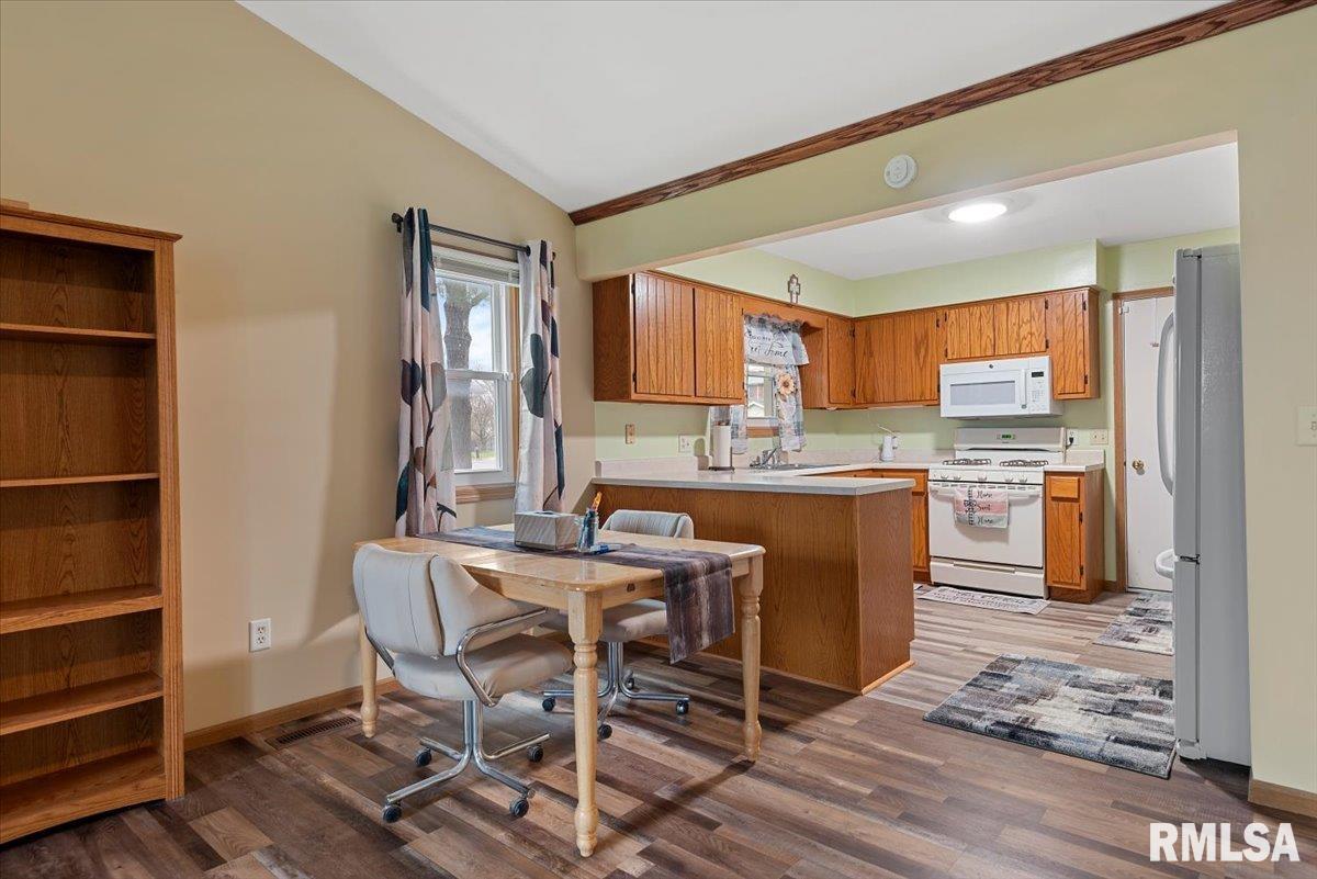 1116 Bolin Court Springfield, IL 62703 - Photo 4 of 27