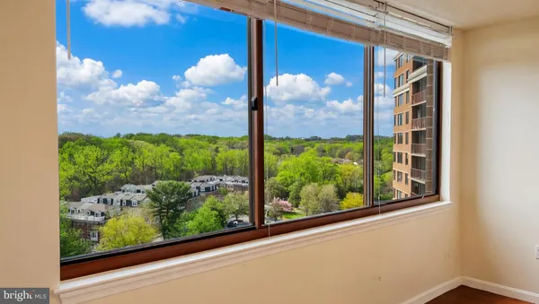 $2,200 | 10101 Grosvenor Place, Unit 1603, North Bethesda, MD 20852