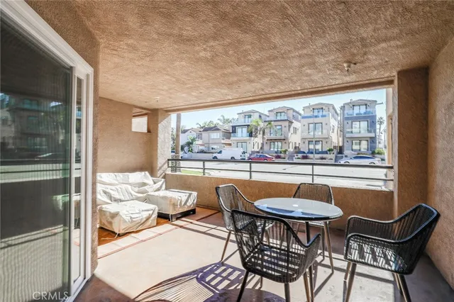 $3,598 | 1200 Pacific Coast Highway, Unit 108, Huntington Beach, CA 92648