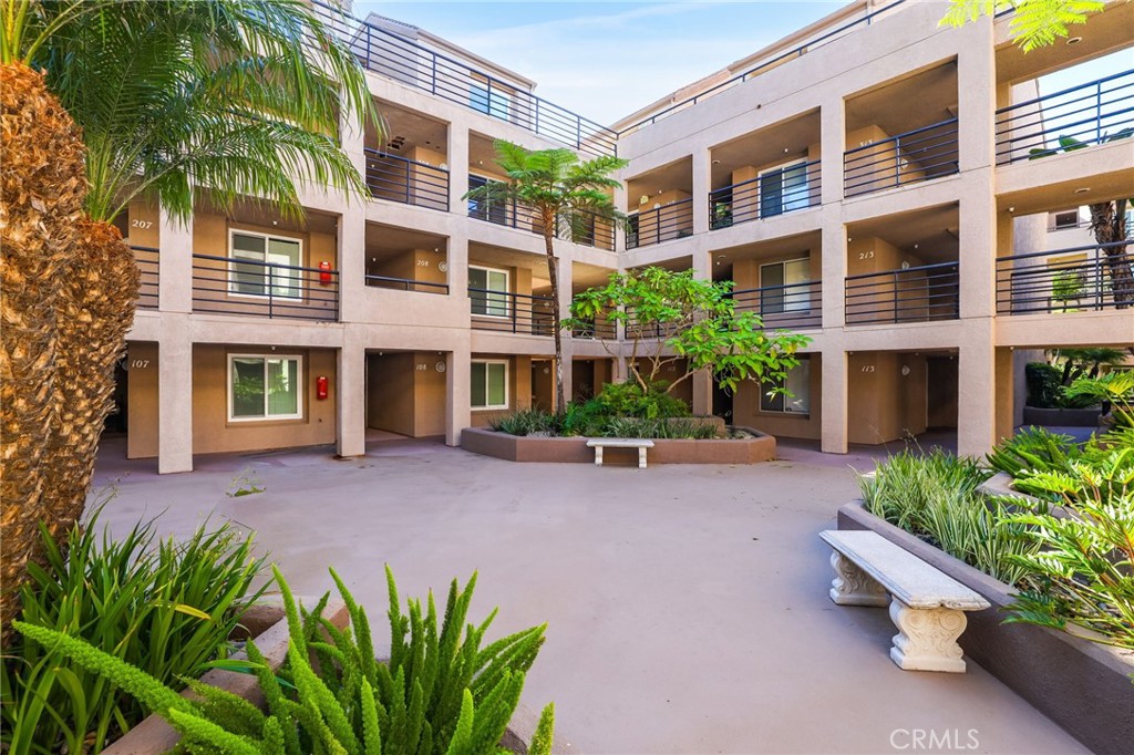 1200 Pacific Coast Highway, Unit 108 Huntington Beach, CA 92648 - Photo 4 of 15