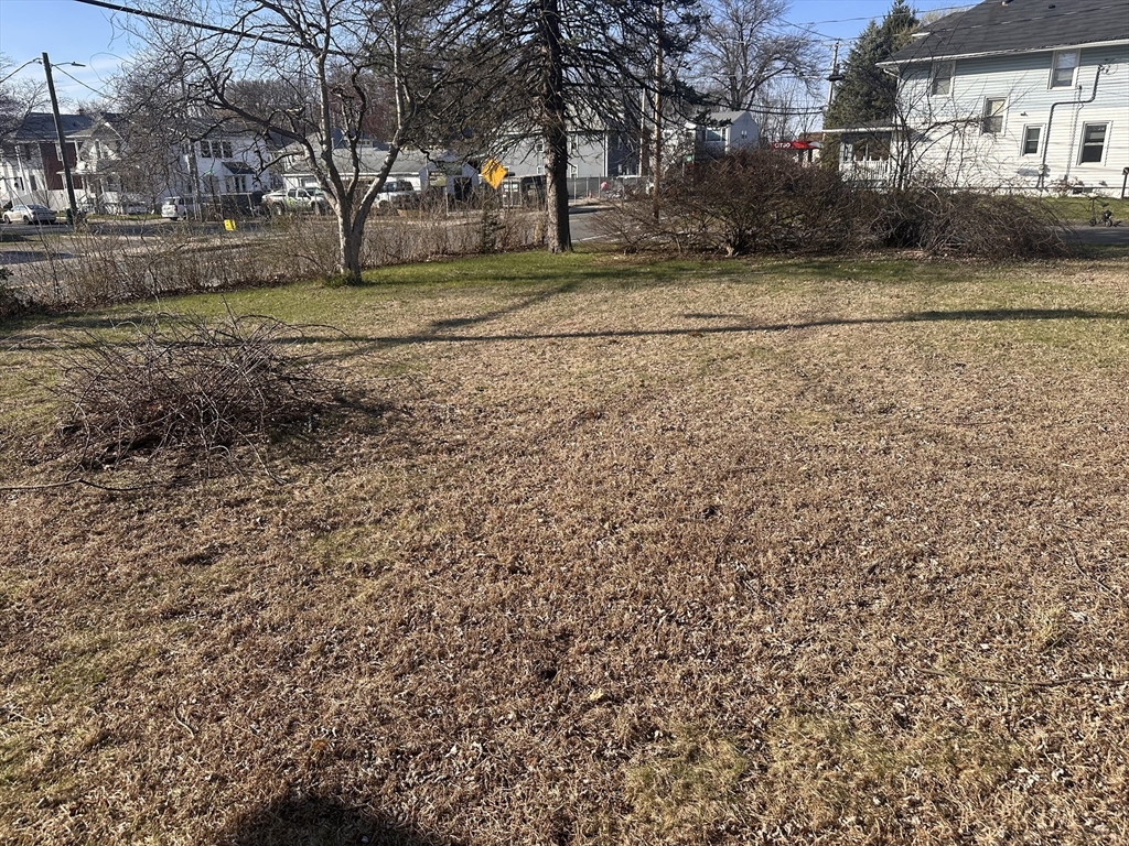 445 Chicopee Street Chicopee, MA 01013 - Photo 7 of 14