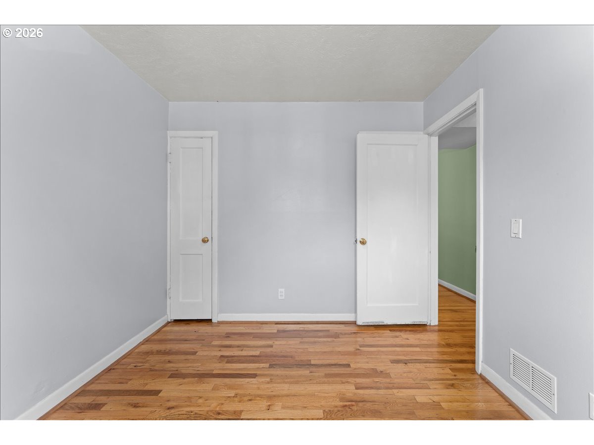 7413 Southeast Pine Street Portland, OR 97215 - Photo 15 of 48