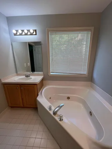 $3,000 | 2815 Barclay Way, Ann Arbor, MI 48105