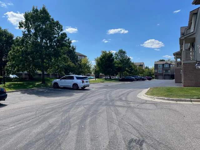 $3,000 | 2815 Barclay Way, Ann Arbor, MI 48105