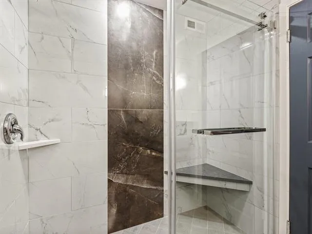 $2,650 | 2205 Clover Avenue, Rockford, IL 61102