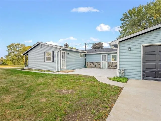 $2,650 | 2205 Clover Avenue, Rockford, IL 61102