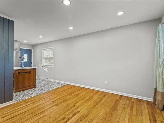 $2,650 | 2205 Clover Avenue, Rockford, IL 61102