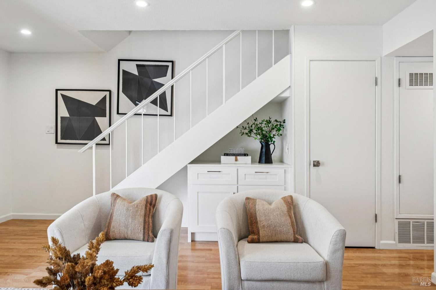 24 Roundtree Boulevard San Rafael, CA 94903 - Photo 11 of 28