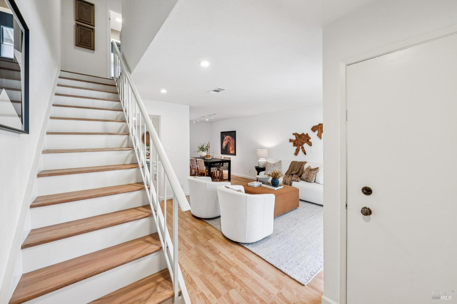 24 Roundtree Boulevard San Rafael, CA 94903 - Photo 12 of 28