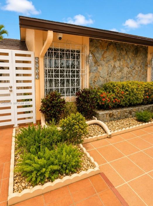 9013 Southwest 8th Terrace Miami, FL 33174 - Photo 2 of 28
