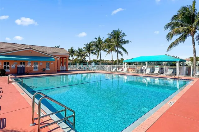 $2,000 | 2731 Southeast 17th Avenue, Unit 211, Homestead, FL 33035