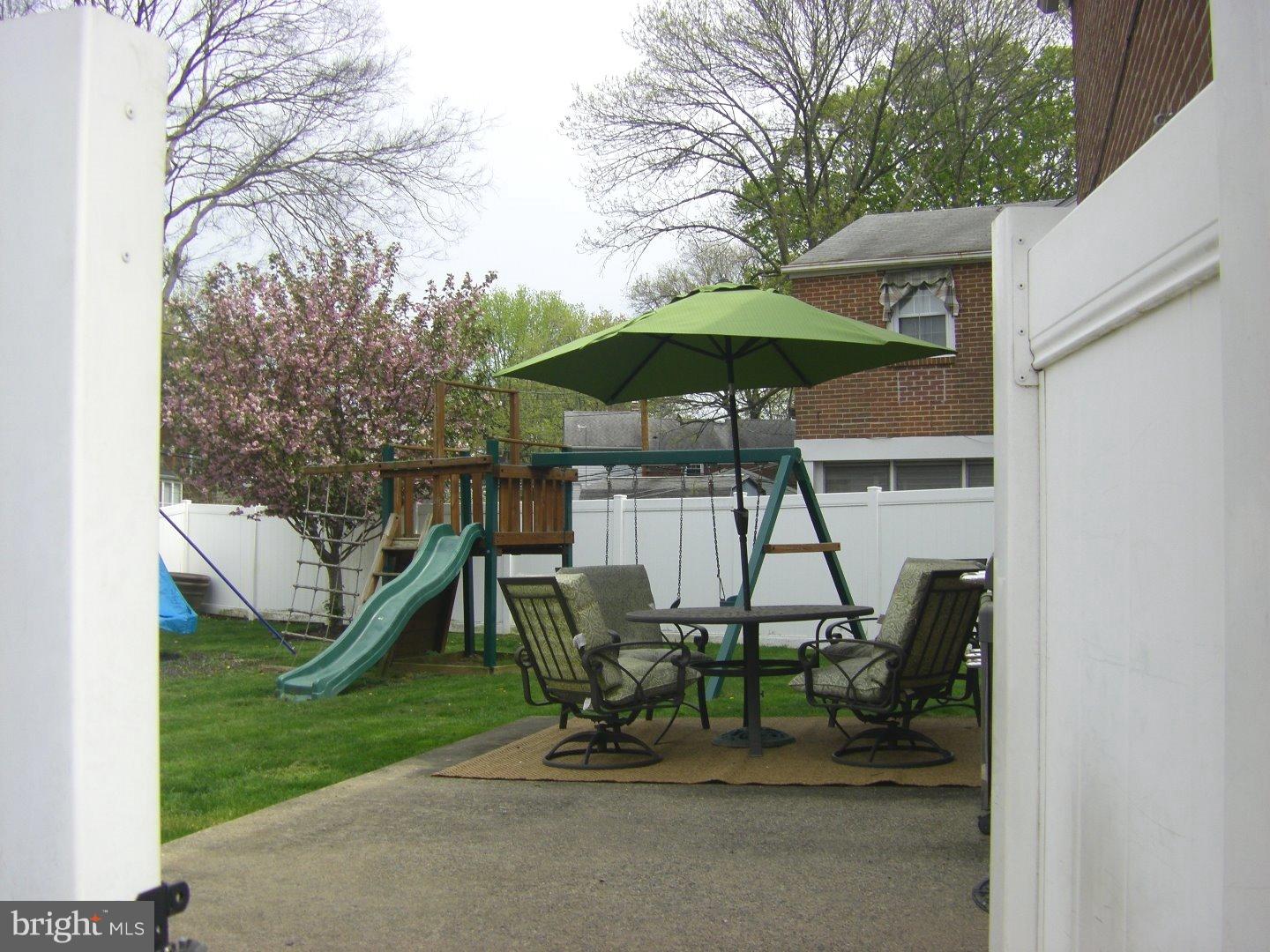 329 Avon Road Springfield, PA 19064 - Photo 3 of 25 Patio