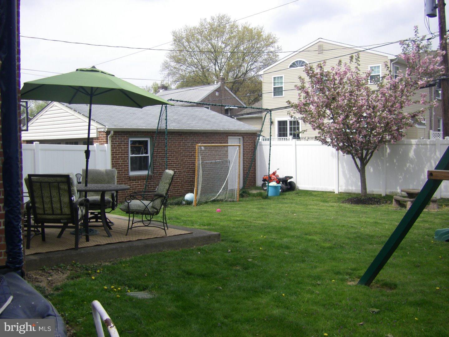 329 Avon Road Springfield, PA 19064 - Photo 5 of 25 Exterior Back