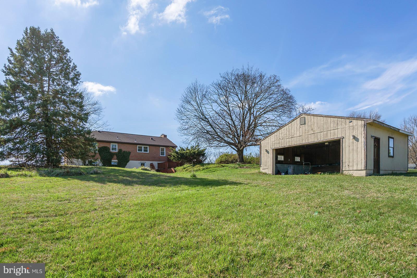 8485 Lees Ridge Road Warrenton, VA 20186 - Photo 28 of 34 EASY MAINTENANCE BACKYARD