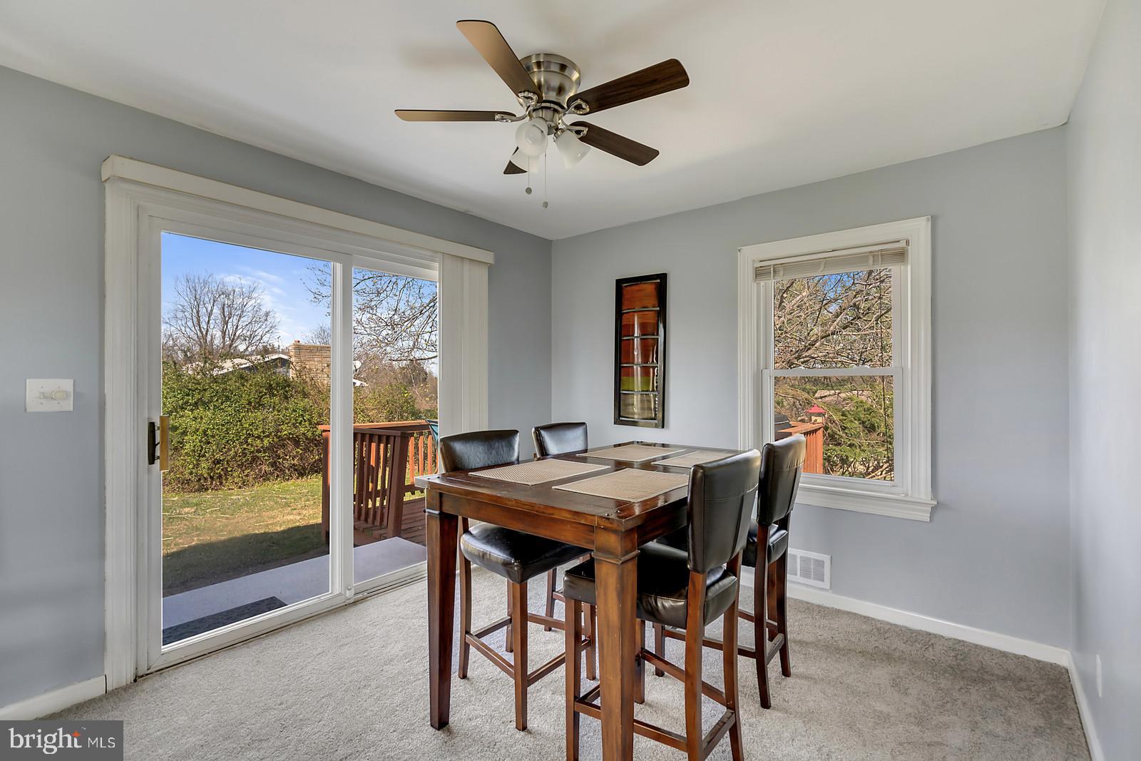 8485 Lees Ridge Road Warrenton, VA 20186 - Photo 5 of 34 DINING ROOM