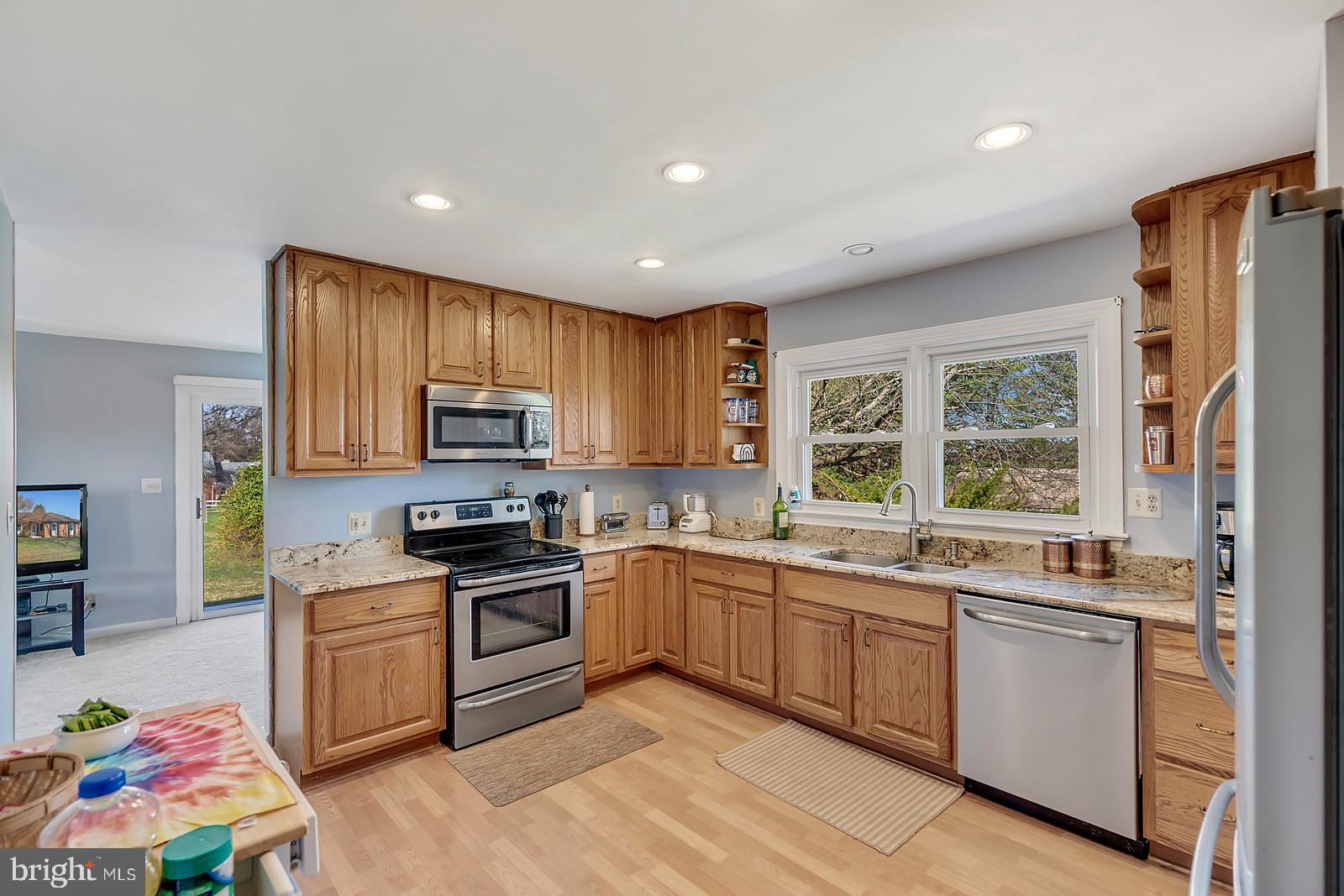 8485 Lees Ridge Road Warrenton, VA 20186 - Photo 7 of 34 SPACIOUS KITCHEN WITH LOTS OF STORAGE