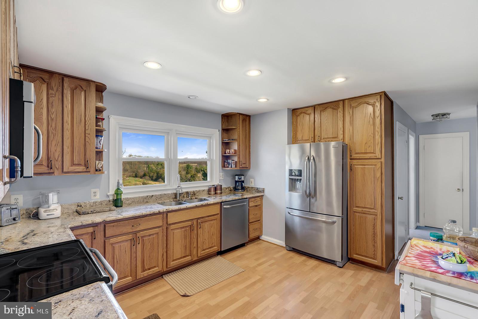 8485 Lees Ridge Road Warrenton, VA 20186 - Photo 8 of 34 SS APPLIANCES KITCHEN & GORGEOUS VIEWS