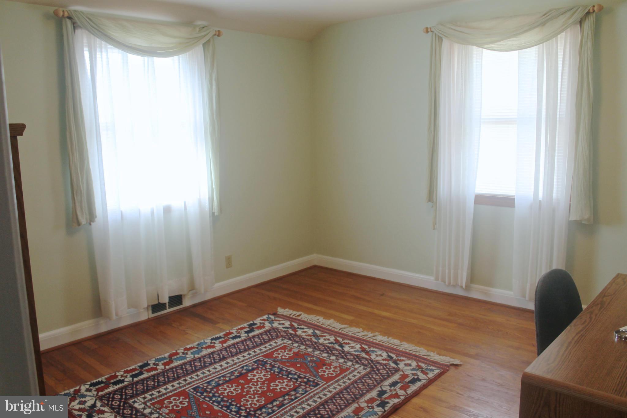 718 Charing Cross Road Baltimore, MD 21229 - Photo 16 of 30 Bedroom