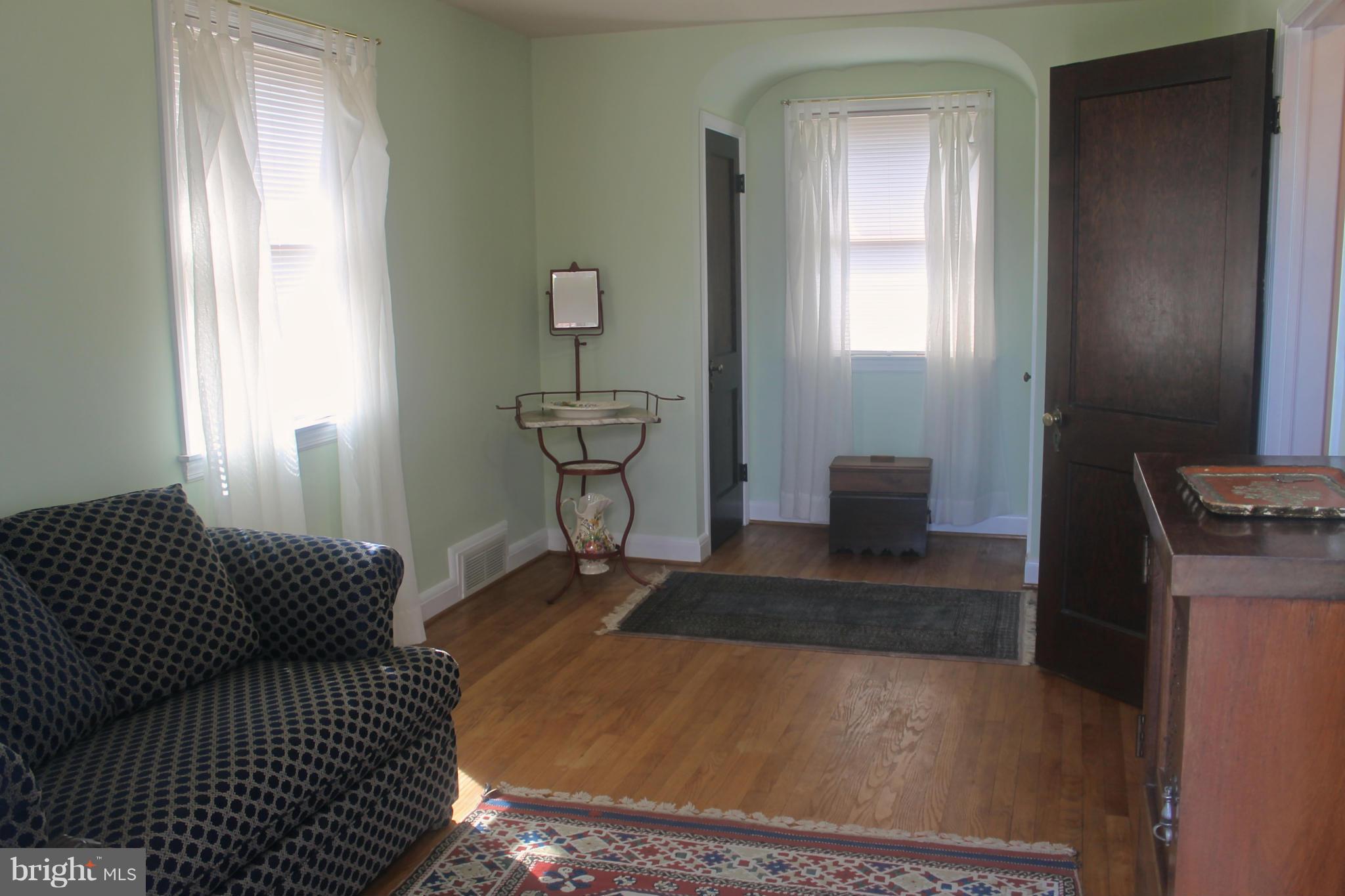 718 Charing Cross Road Baltimore, MD 21229 - Photo 18 of 30 Bedroom