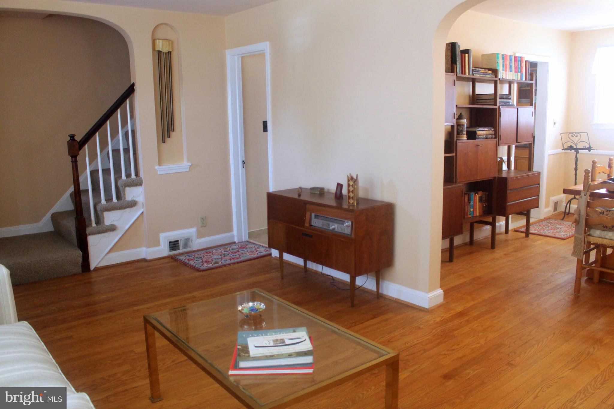 718 Charing Cross Road Baltimore, MD 21229 - Photo 5 of 30 Interior (General)