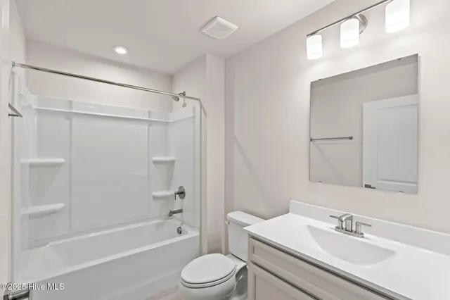 $319,995 | 1774 Piney Creek Road Northeast, Bolivia, NC 28422