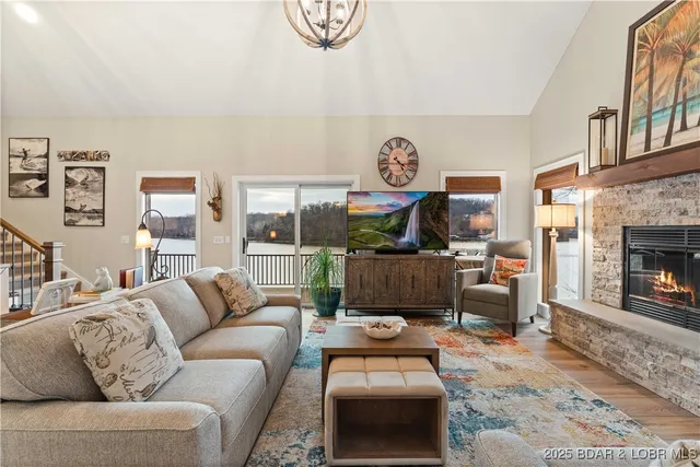 $729,000 | 168 Trigger Road, Linn Creek, MO 65052