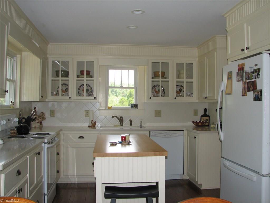 1186 Denton Road Denton, NC 27239 - Photo 12 of 30 Nice modern kitchen