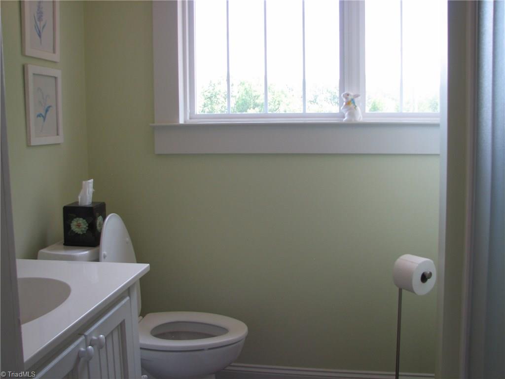 1186 Denton Road Denton, NC 27239 - Photo 28 of 30 Upper bath