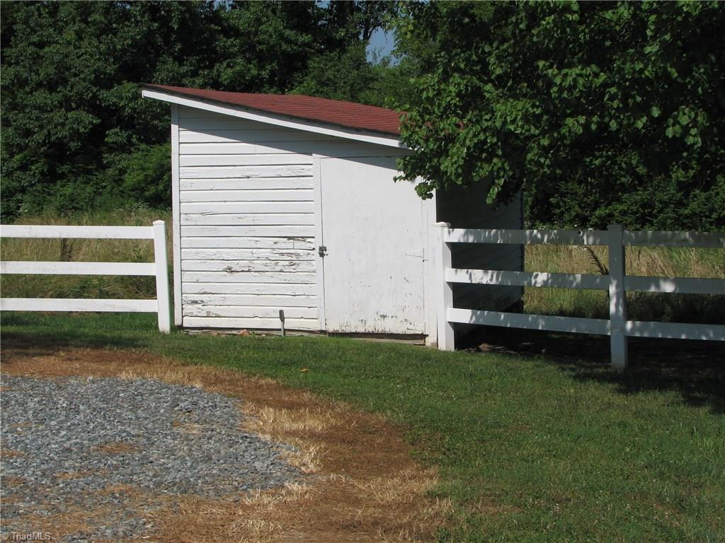 1186 Denton Road Denton, NC 27239 - Photo 4 of 30
