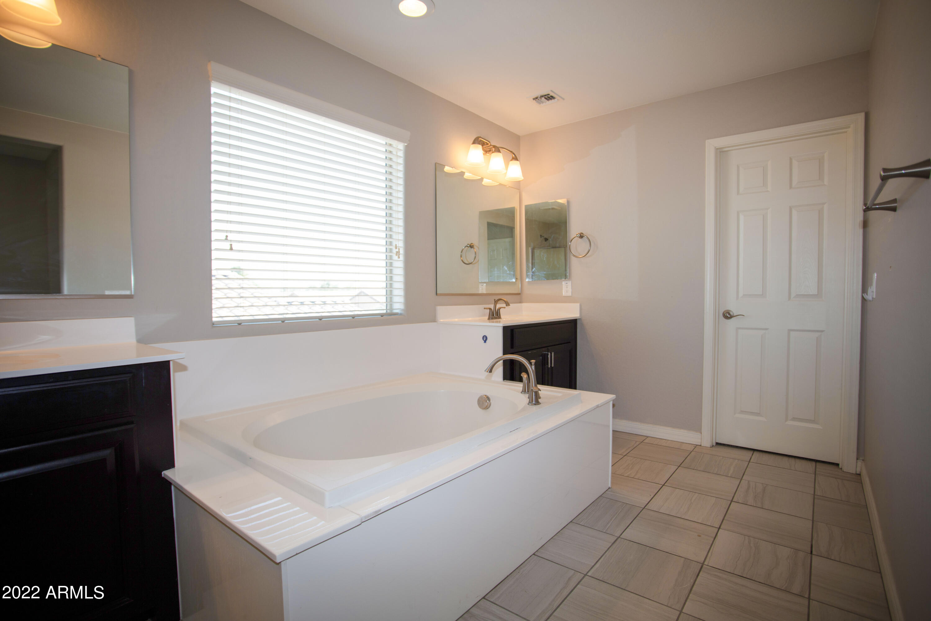 19359 North Stonegate Road Maricopa, AZ 85138 - Photo 22 of 49 22 Master Bathroom
