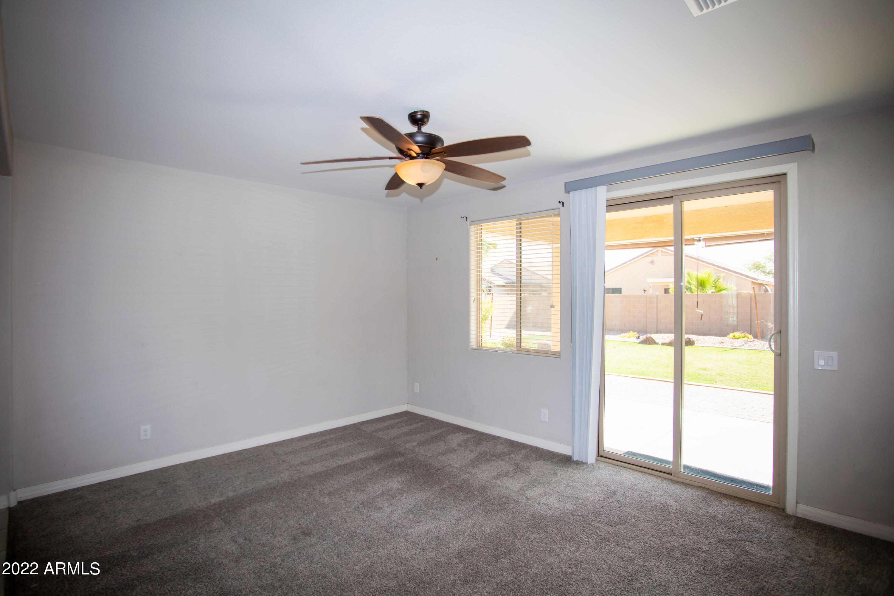 19359 North Stonegate Road Maricopa, AZ 85138 - Photo 3 of 49 03 Living Room
