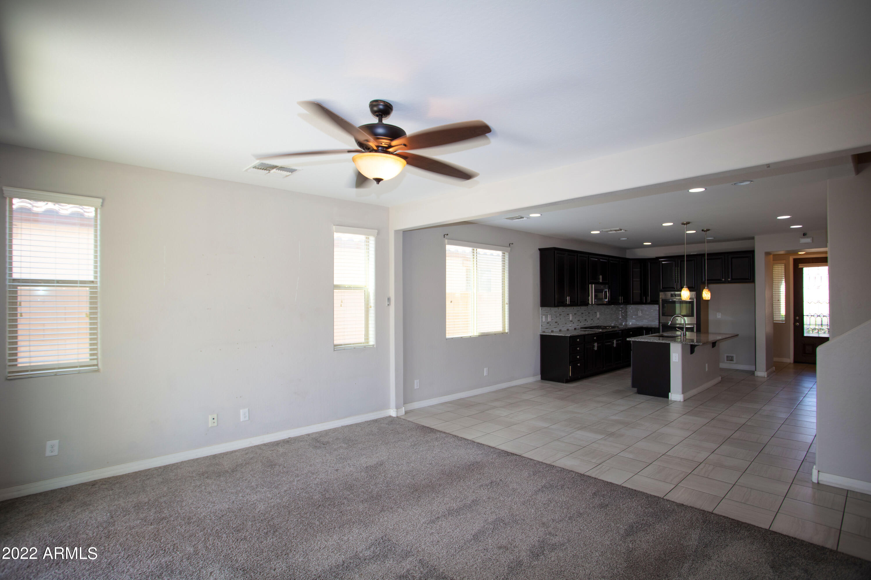 19359 North Stonegate Road Maricopa, AZ 85138 - Photo 5 of 49 05 Living Room