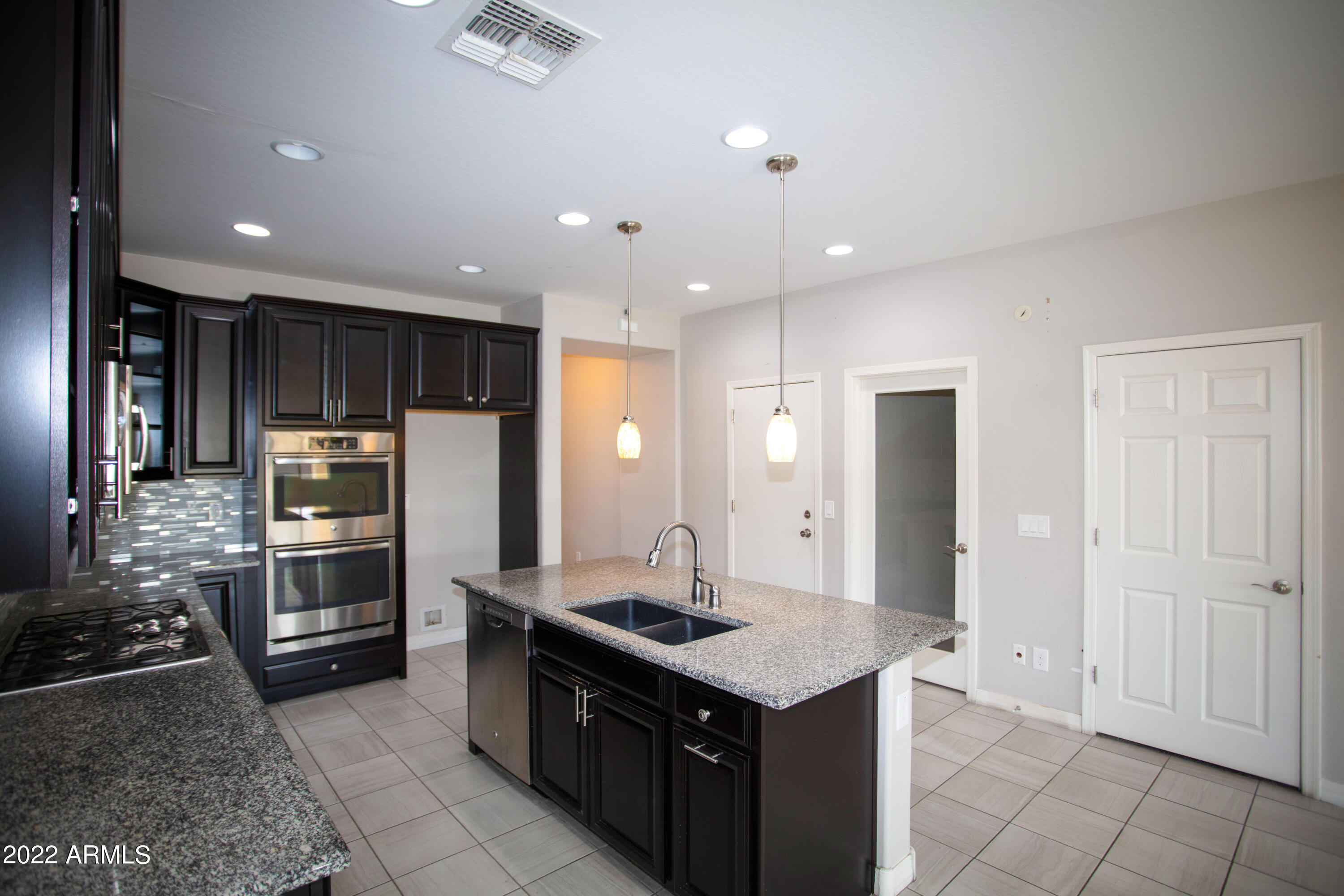 19359 North Stonegate Road Maricopa, AZ 85138 - Photo 10 of 49 10 Kitchen