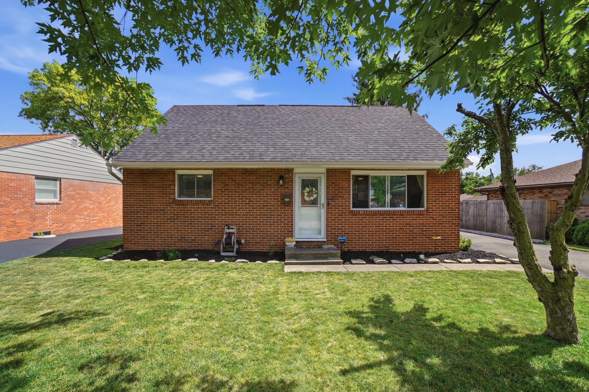 1041 Loring Road Columbus, OH 43224 - Photo 2 of 36