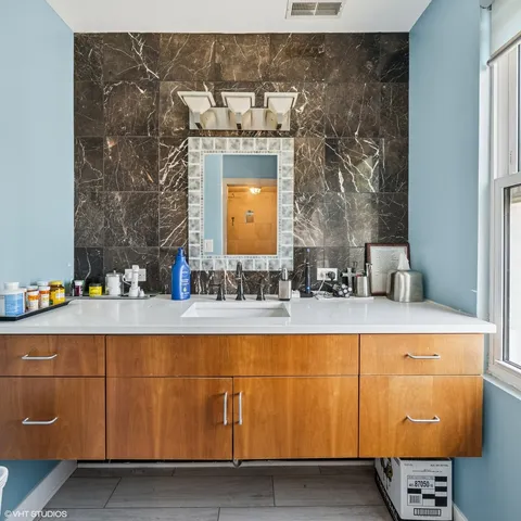 $825,000 | 4911 North Ashland Avenue, Chicago, IL 60640