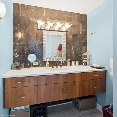 $825,000 | 4911 North Ashland Avenue, Chicago, IL 60640