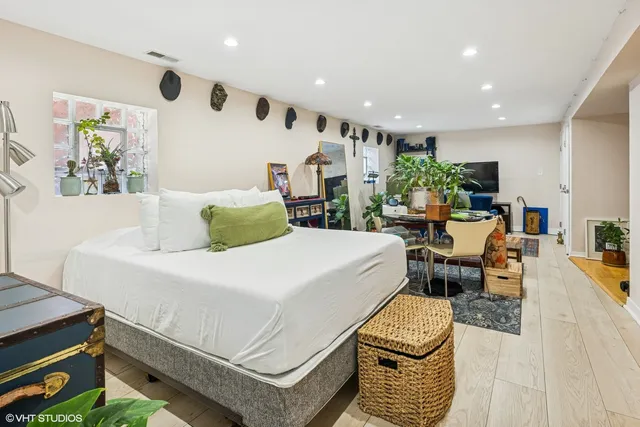 $825,000 | 4911 North Ashland Avenue, Chicago, IL 60640