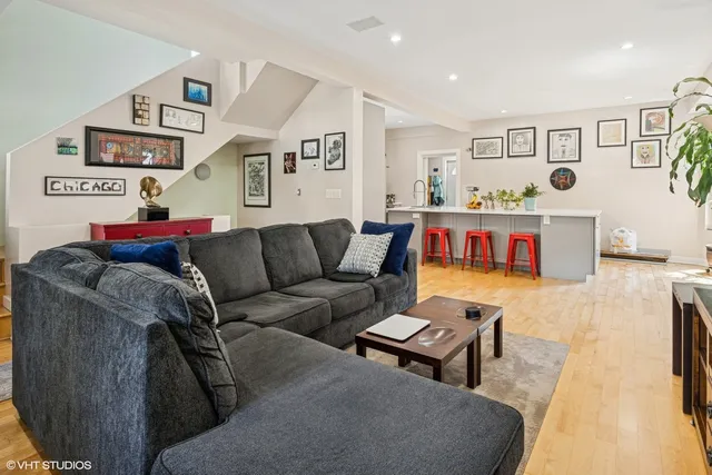 $825,000 | 4911 North Ashland Avenue, Chicago, IL 60640