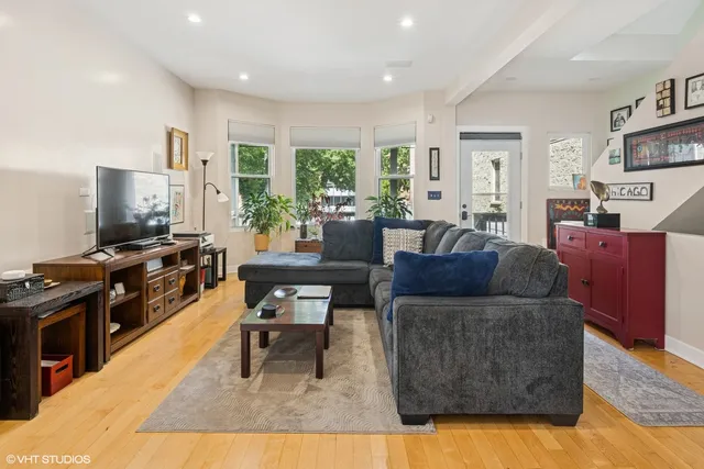 $825,000 | 4911 North Ashland Avenue, Chicago, IL 60640