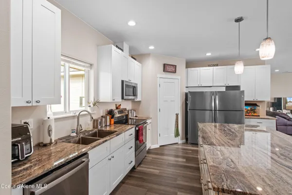 $939,000 | 35554 North Williams Lane, Athol, ID 83801