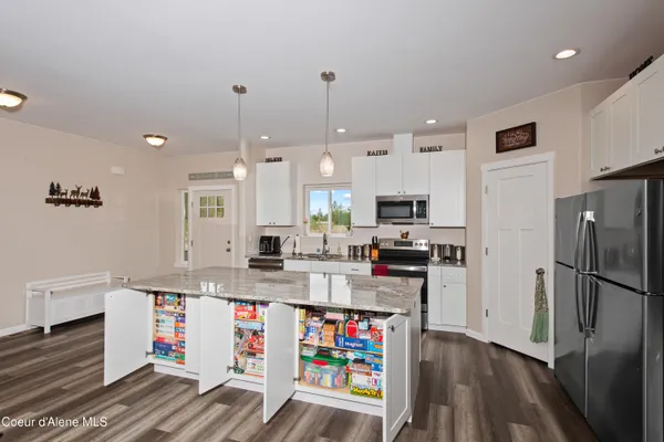 $939,000 | 35554 North Williams Lane, Athol, ID 83801