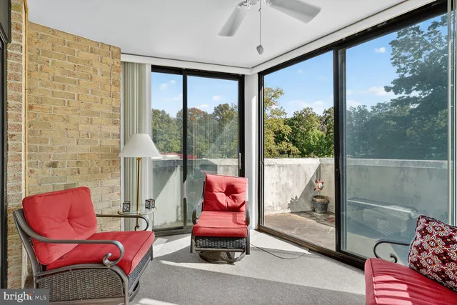 $234,900 | 15101 Interlachen Drive, Unit 1123, Silver Spring, MD 20906