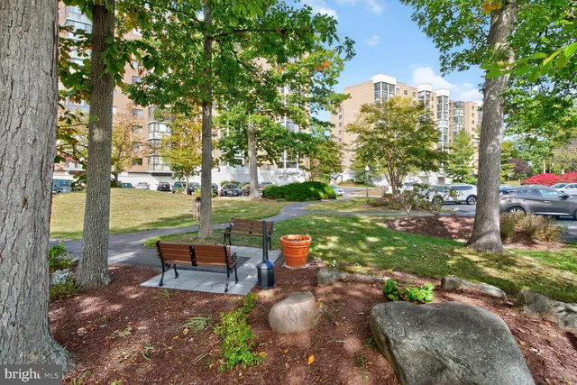 $234,900 | 15101 Interlachen Drive, Unit 1123, Silver Spring, MD 20906