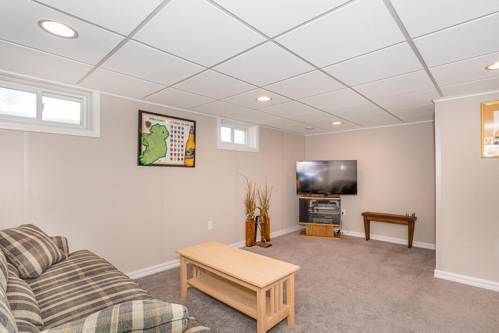 18 Trudy Terrace Canton, MA 02021 - Photo 12 of 16 Gallery Image 12