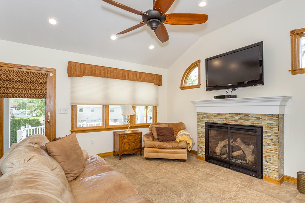 18 Trudy Terrace Canton, MA 02021 - Photo 3 of 16 Gallery Image 3