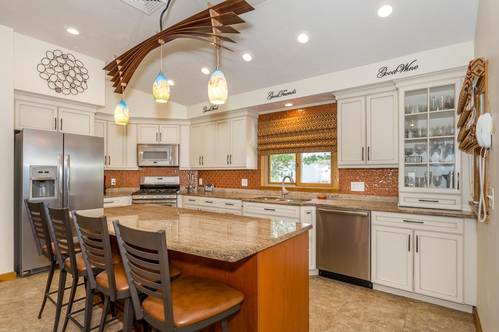 18 Trudy Terrace Canton, MA 02021 - Photo 4 of 16 Gallery Image 4