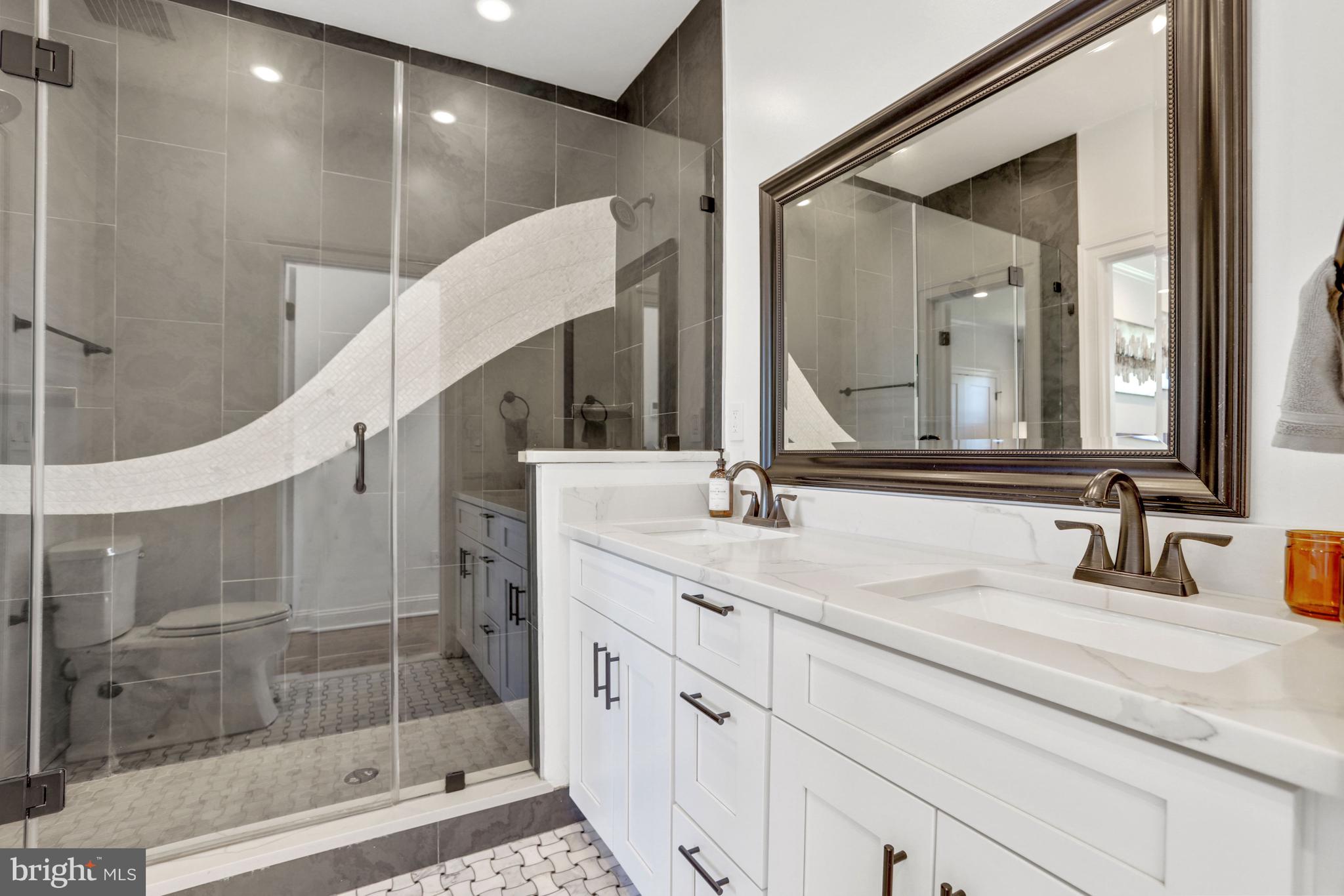 1215 Oates Street Northeast Washington, DC 20002 - Photo 32 of 44 3rd level en-suite bathroom