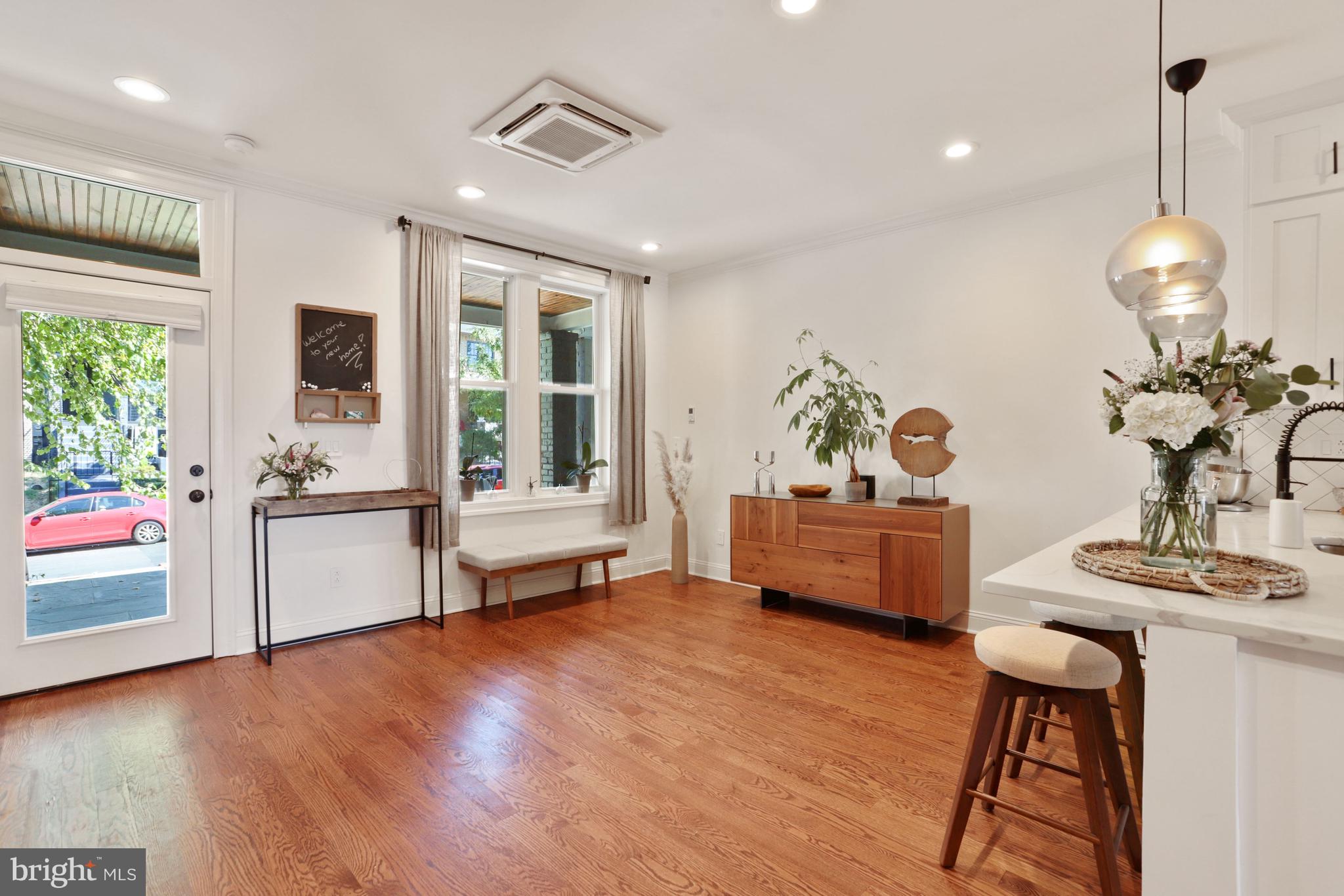 1215 Oates Street Northeast Washington, DC 20002 - Photo 4 of 44 Foyer/Living Room