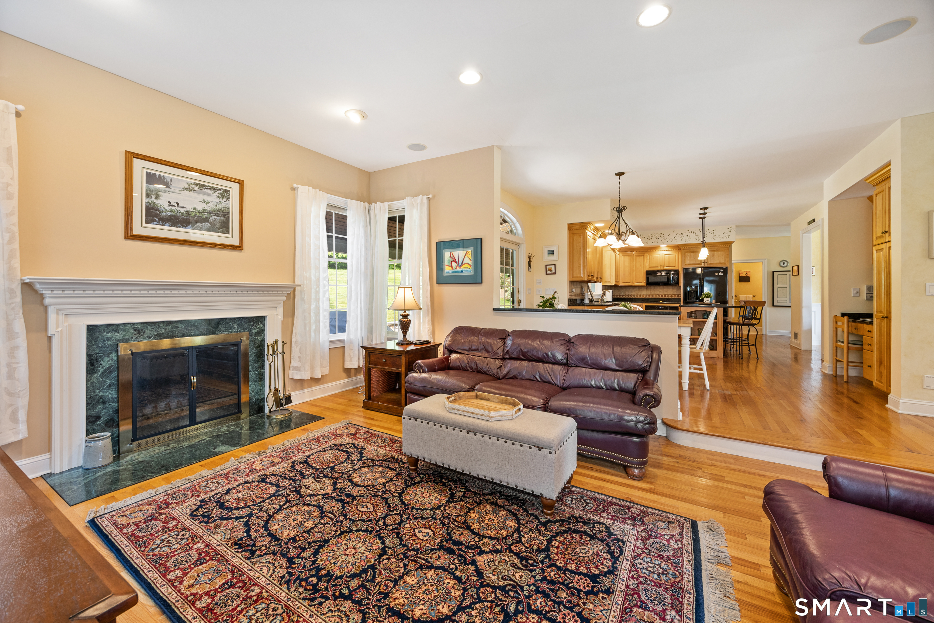 325 Westwood Road Bristol, CT 06010 - Photo 3 of 38