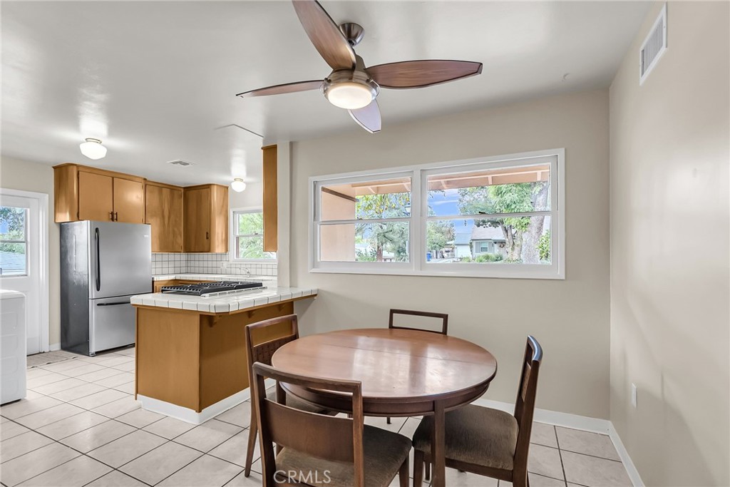 5648 Laredo Road Riverside, CA 92506 - Photo 11 of 37